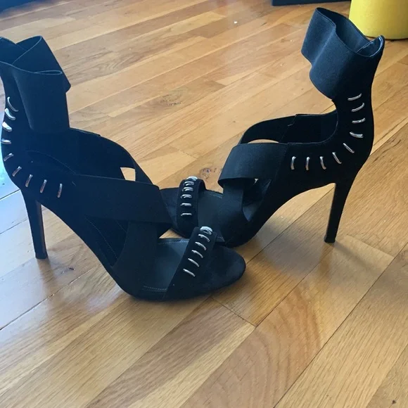 NWOT Kendall & Kylie Black Strappy Stilettos - Picture 5 of 5